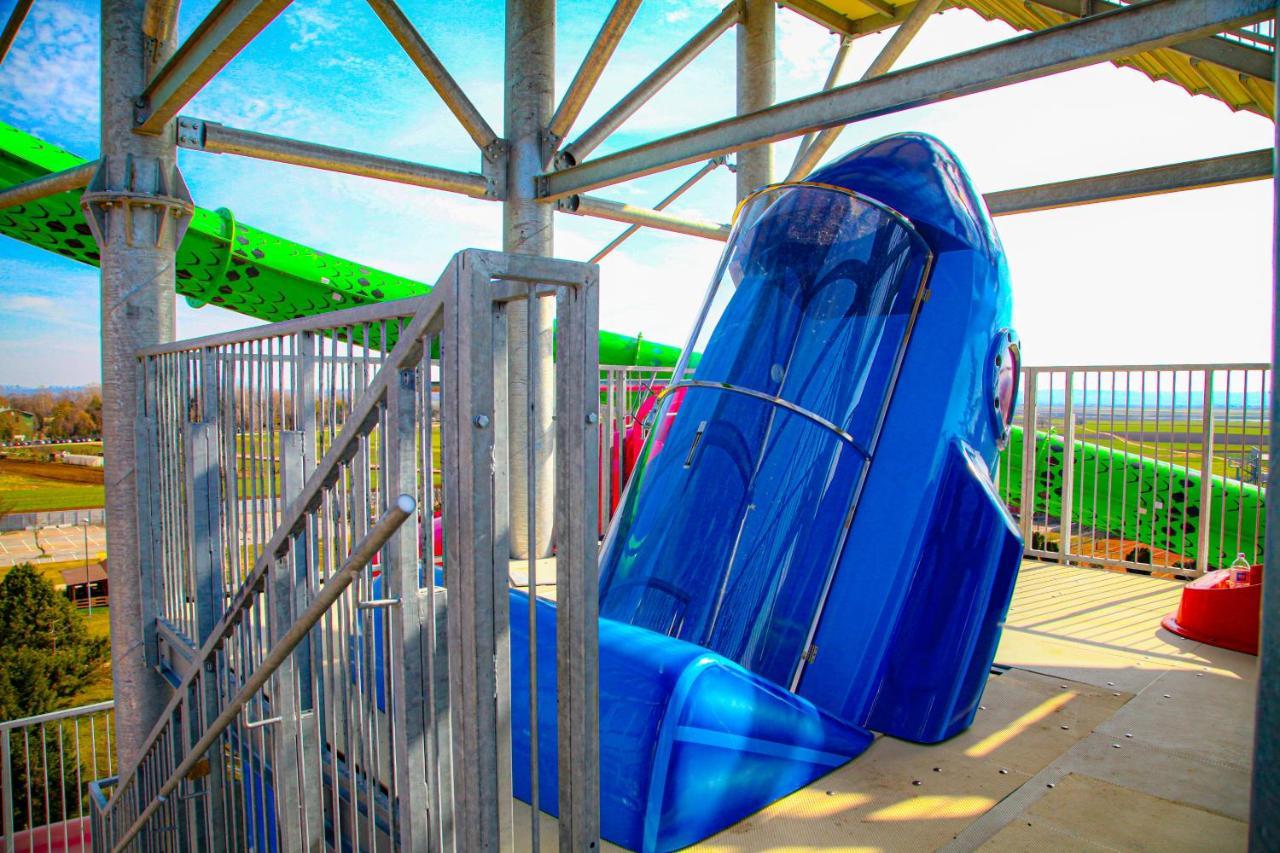 Hotel S Club Aqua Park And